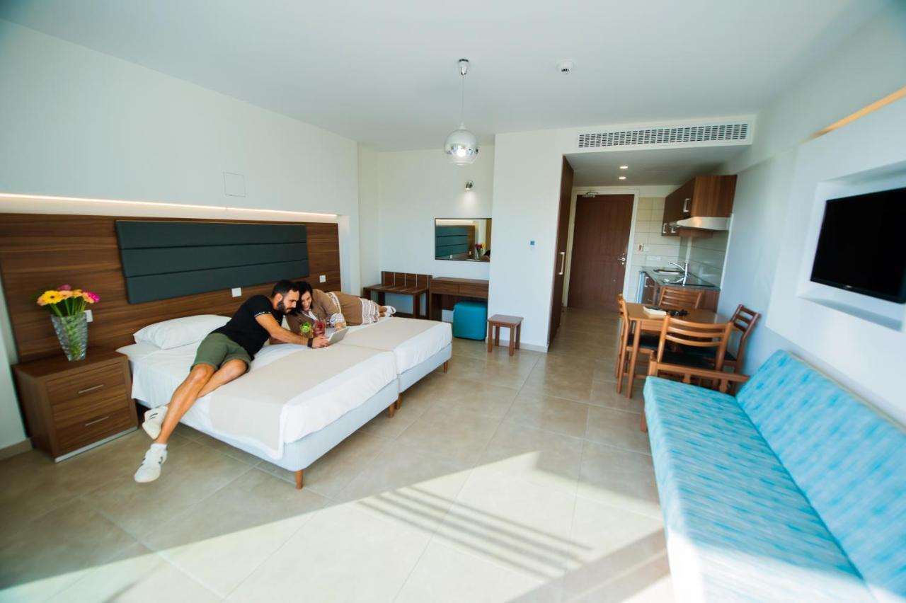 Livas Hotel Apartments Pernera Luaran gambar