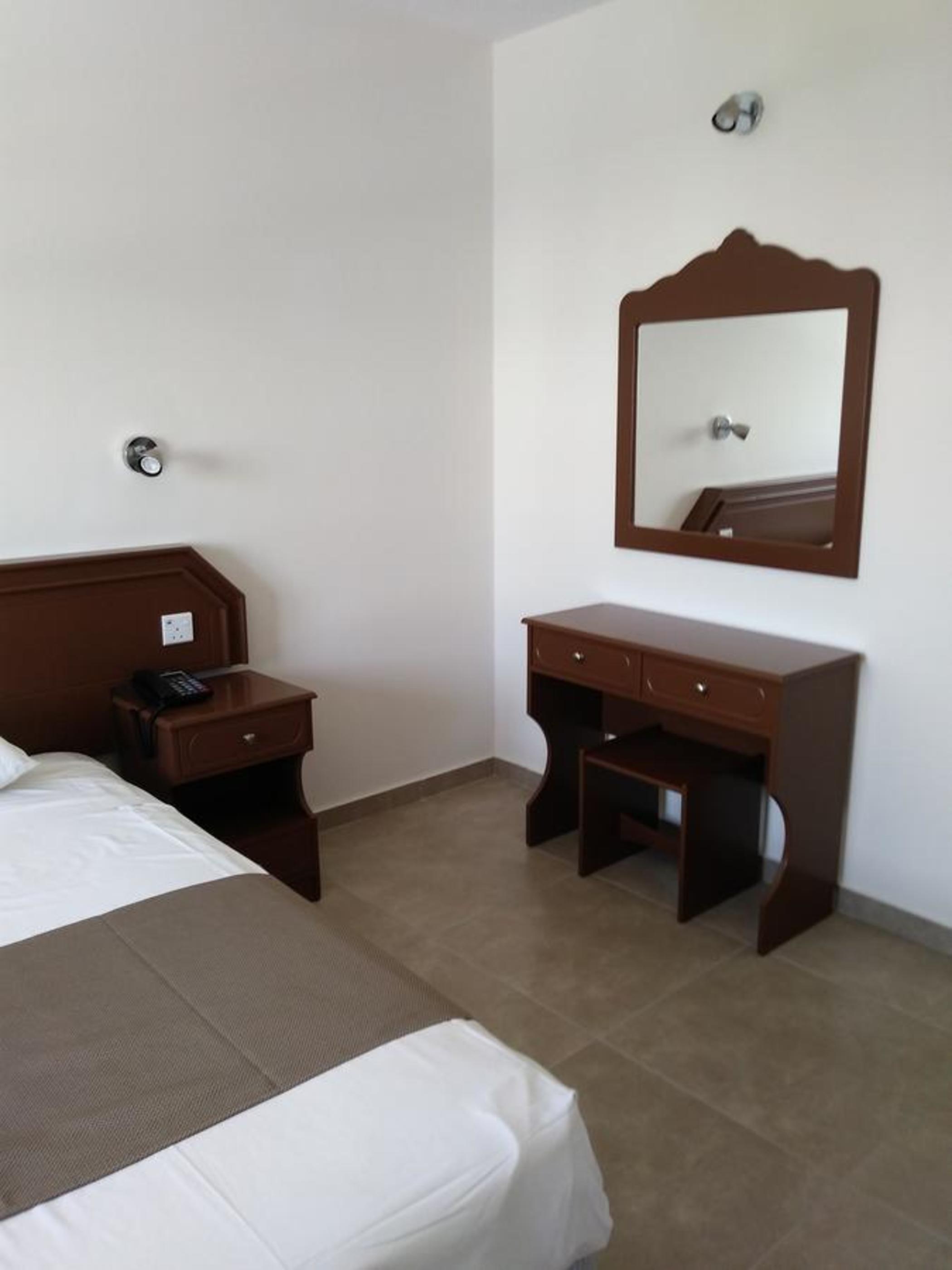 Livas Hotel Apartments Pernera Luaran gambar