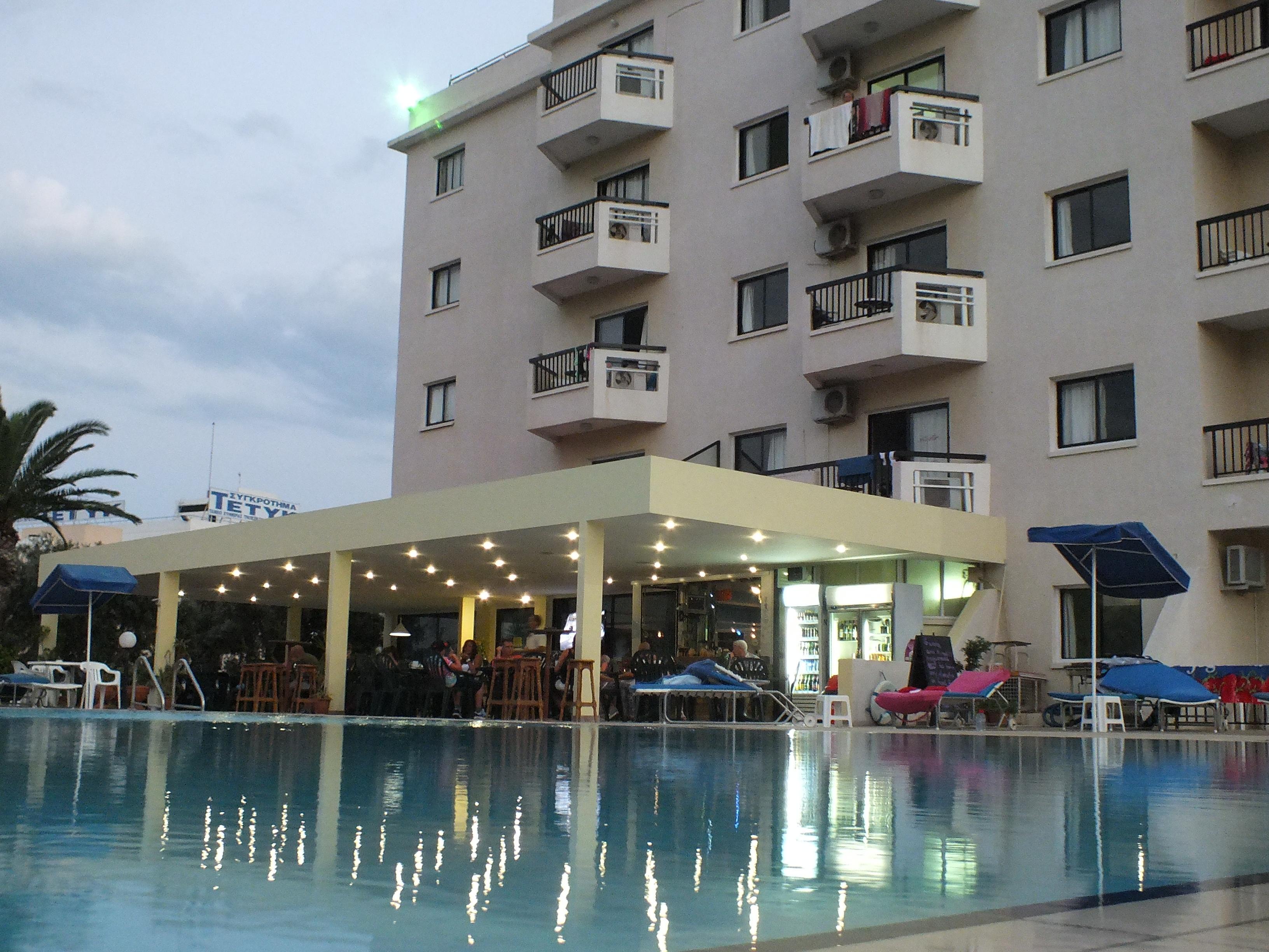 Livas Hotel Apartments Pernera Luaran gambar