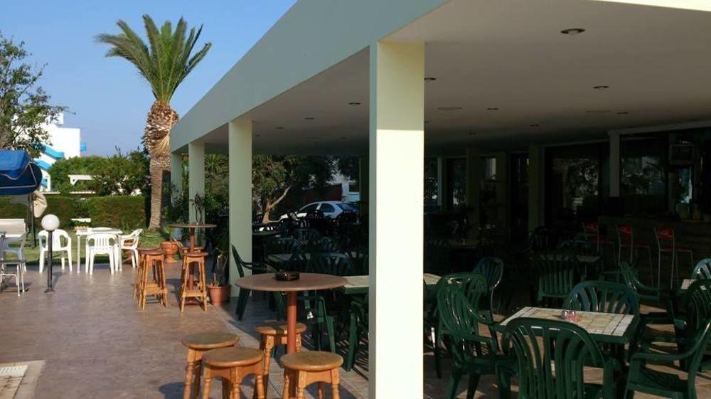 Livas Hotel Apartments Pernera Luaran gambar