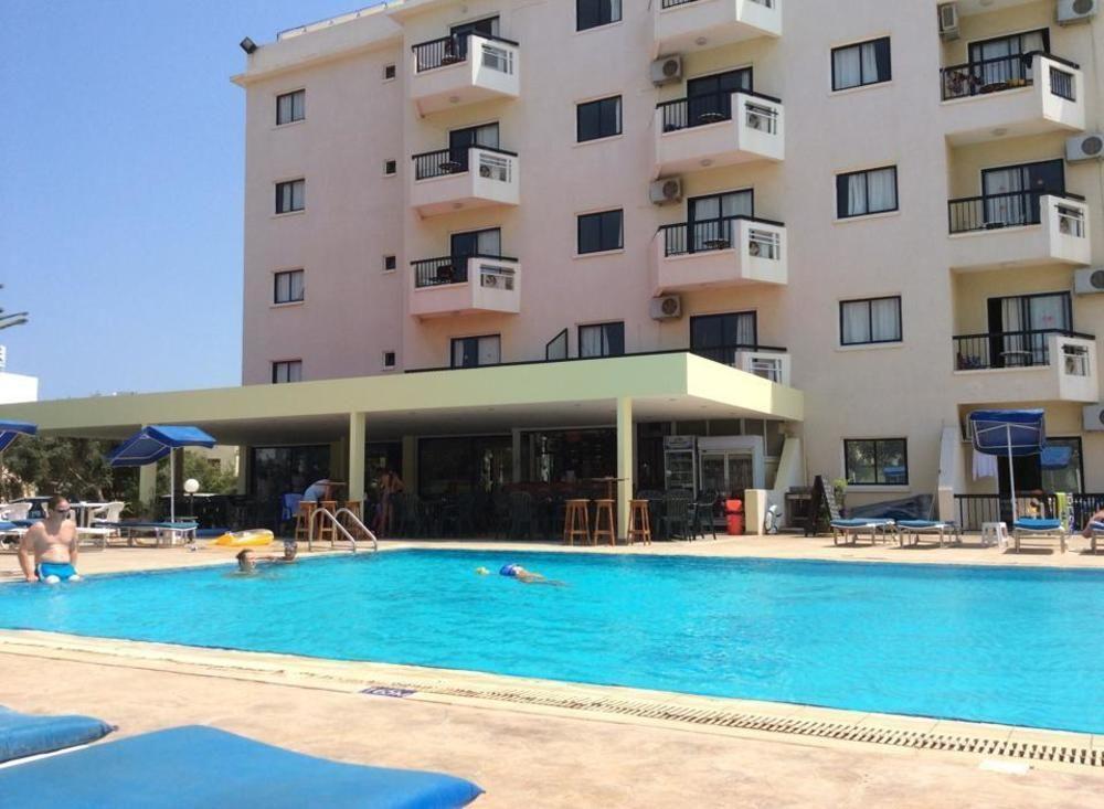 Livas Hotel Apartments Pernera Luaran gambar