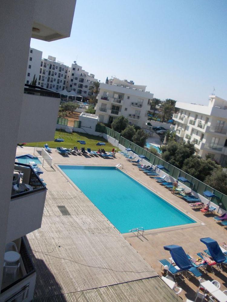 Livas Hotel Apartments Pernera Luaran gambar
