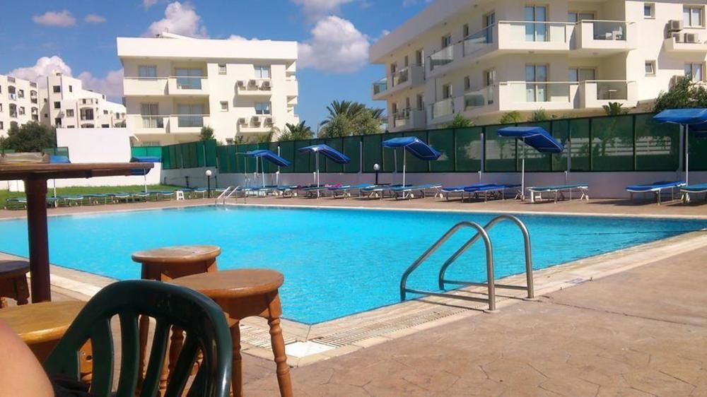 Livas Hotel Apartments Pernera Luaran gambar