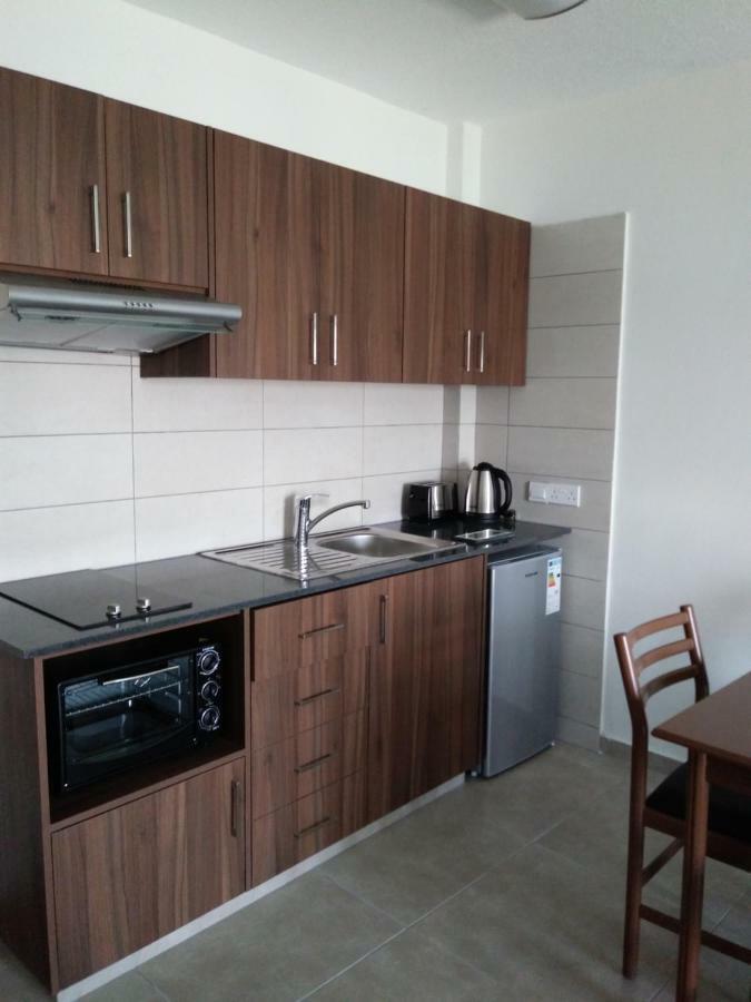 Livas Hotel Apartments Pernera Luaran gambar
