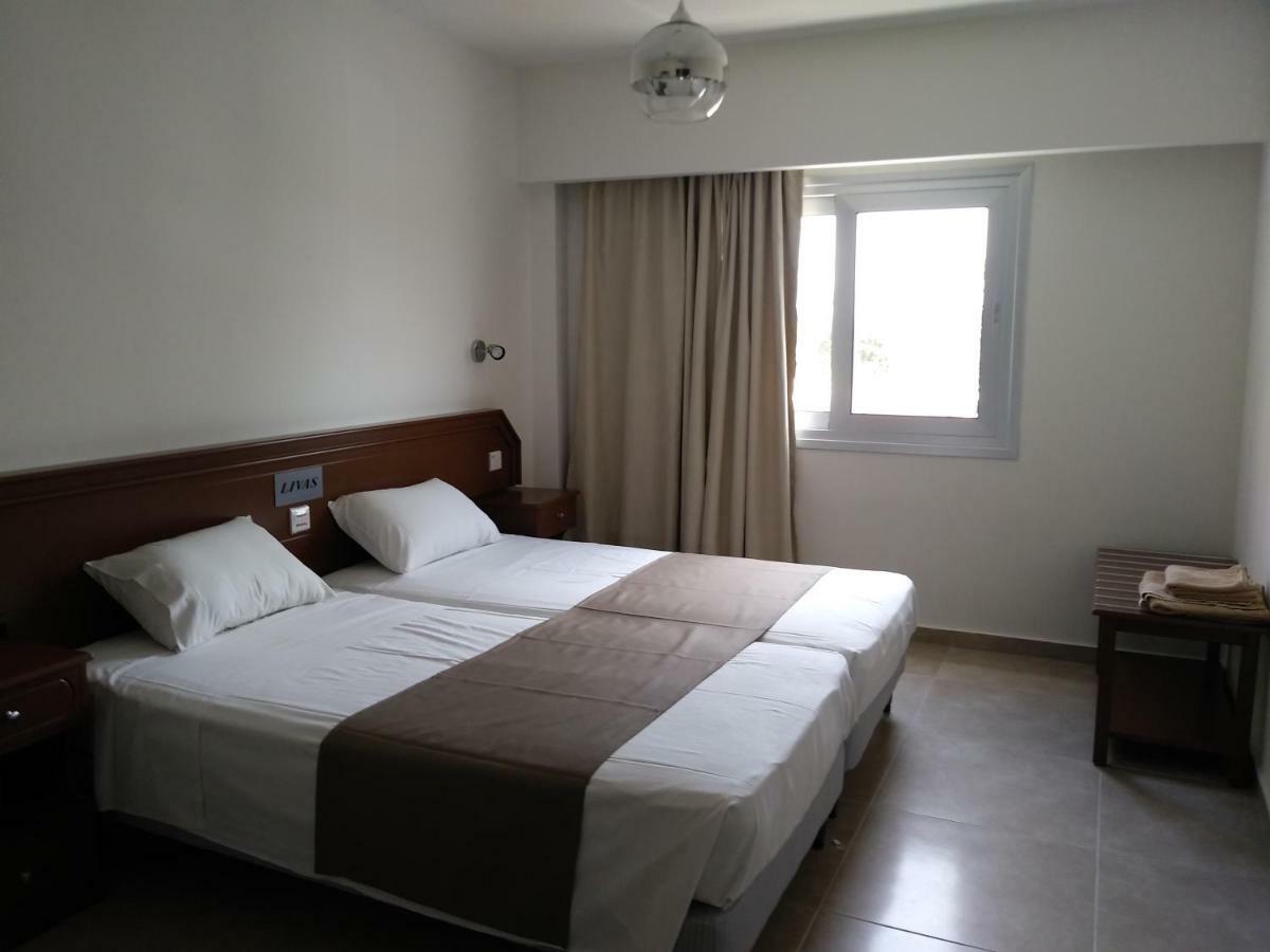 Livas Hotel Apartments Pernera Luaran gambar