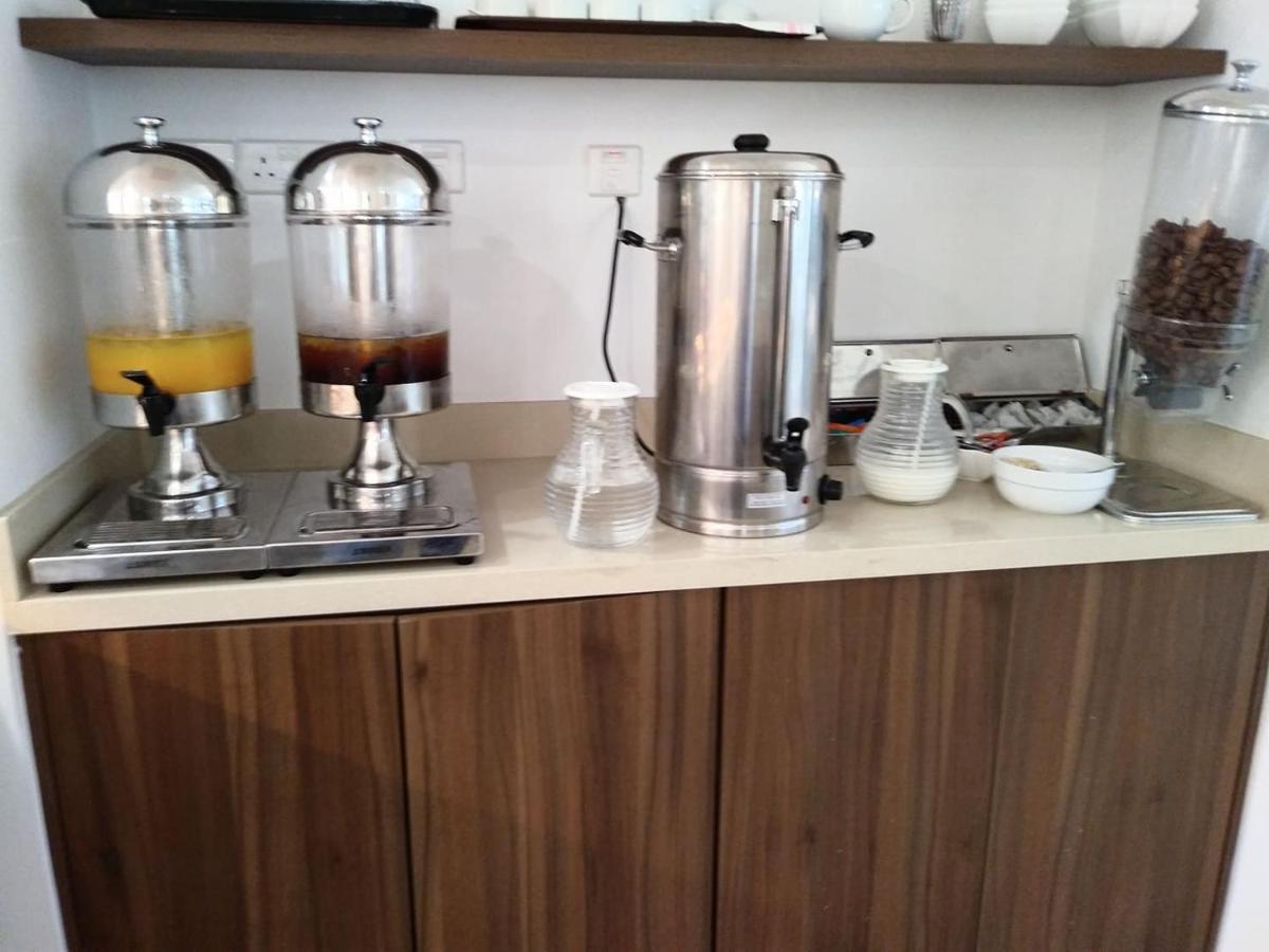 Livas Hotel Apartments Pernera Luaran gambar